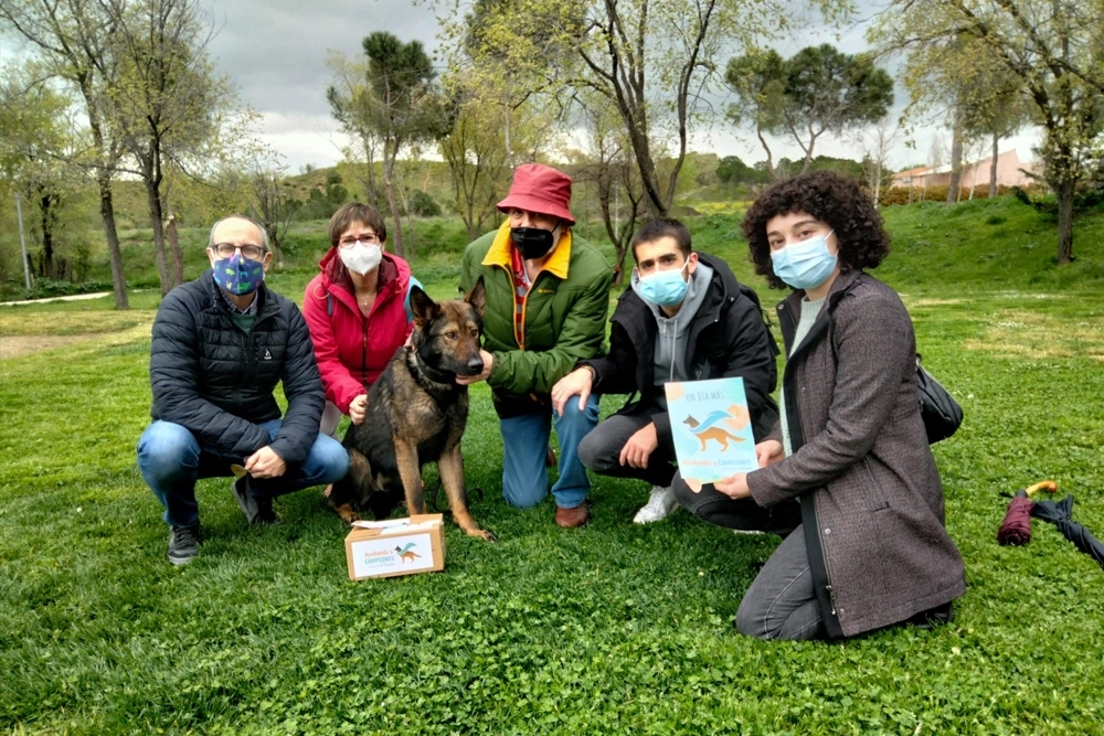 Vetoquinol celebra un año de colaboración con Héroes de 4 patas con su programa Ayudando a Campeones